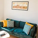 Emerald Room By Rentoom